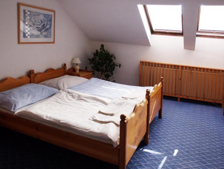 Hotel Solaster Garni Тршебич Екстер'єр фото