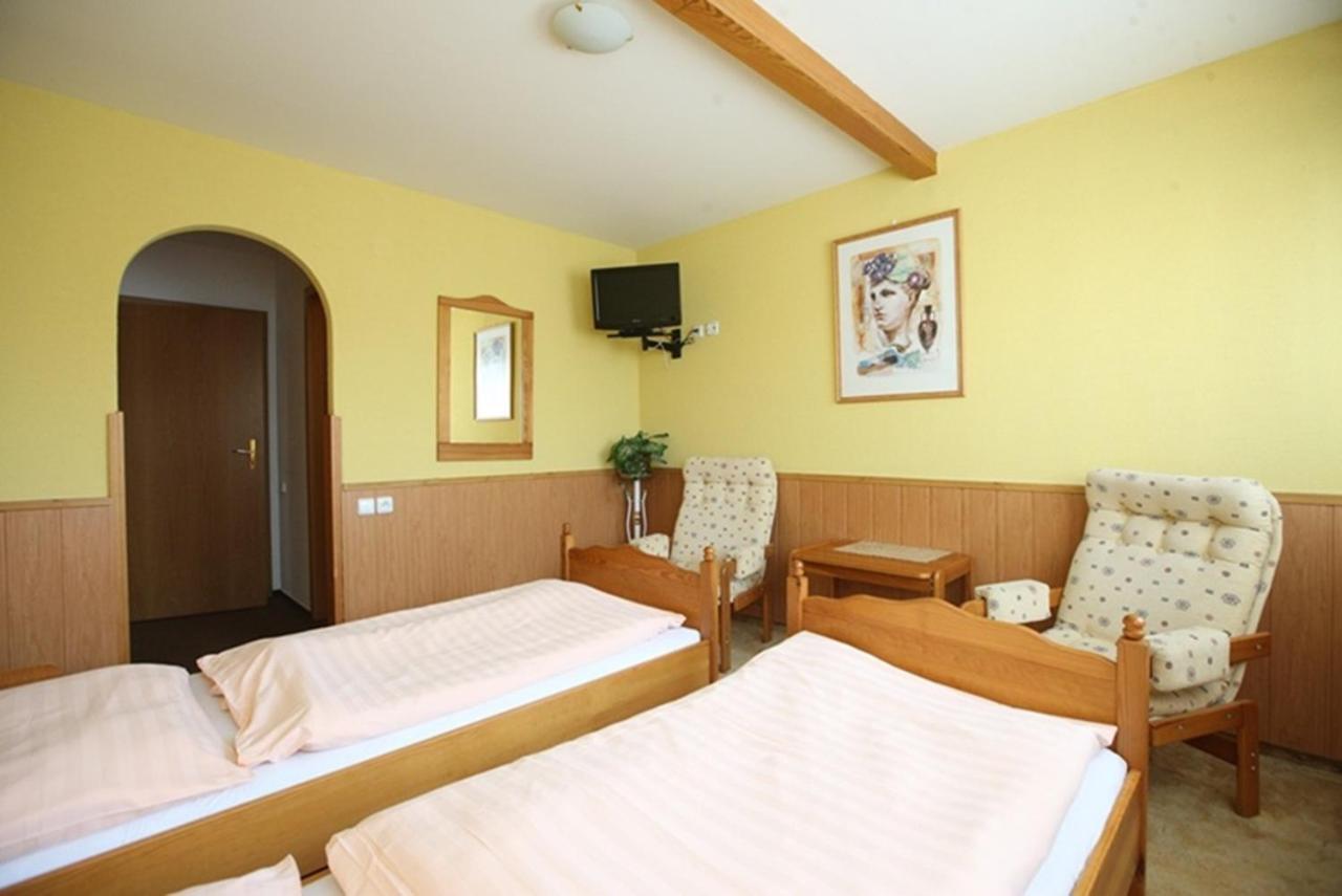 Hotel Solaster Garni Тршебич Екстер'єр фото